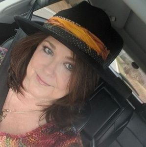 Meet your Posher, Sheri